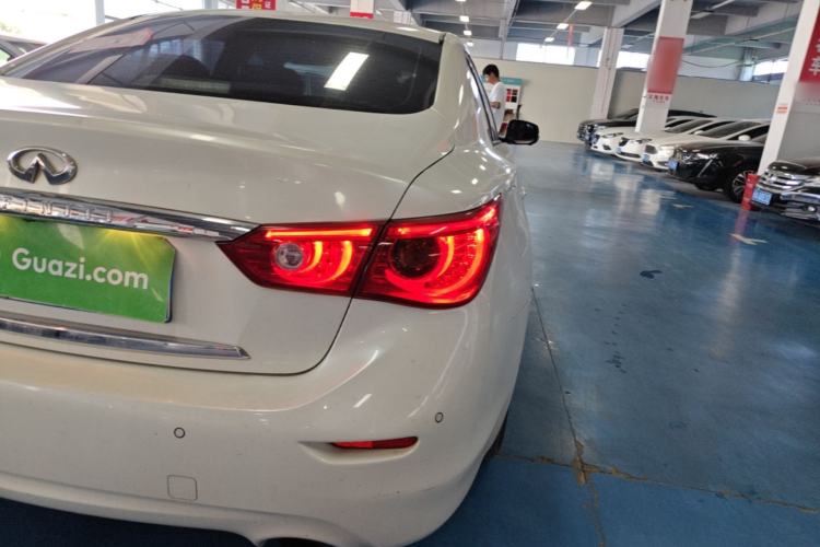 Used Infiniti Q50L 2016 2.0T Ambition Edition Exterior 3