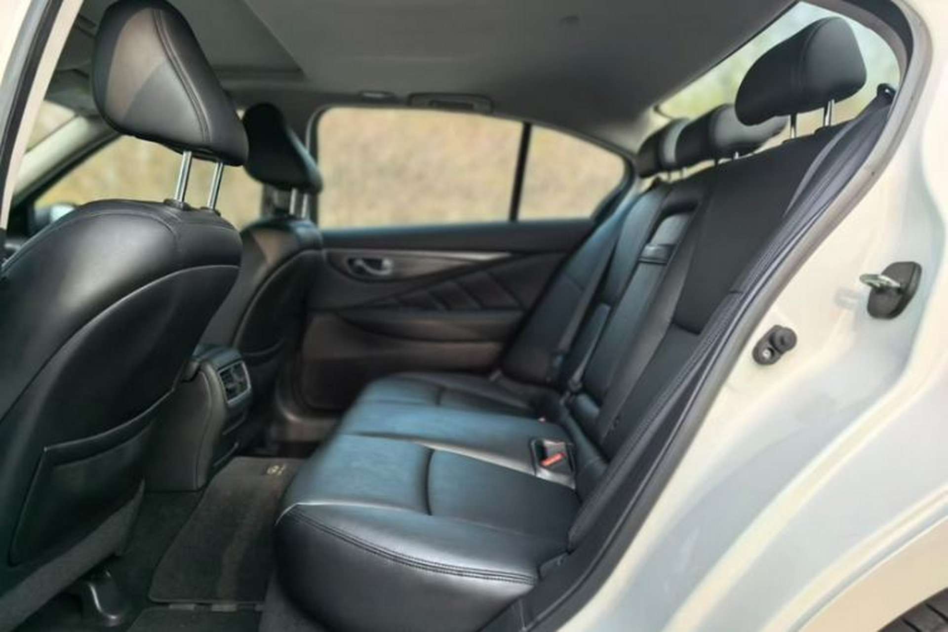 Used Infiniti Q50L 2016 2.0T Comfort Edition Exterior 4