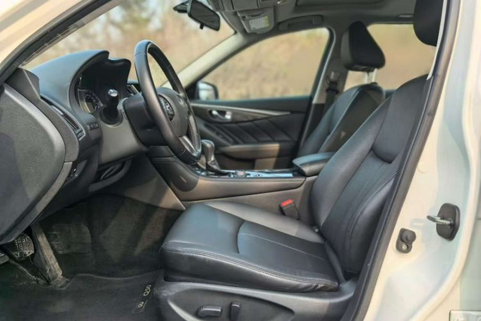 Used Infiniti Q50L 2016 2.0T Comfort Edition Exterior 5