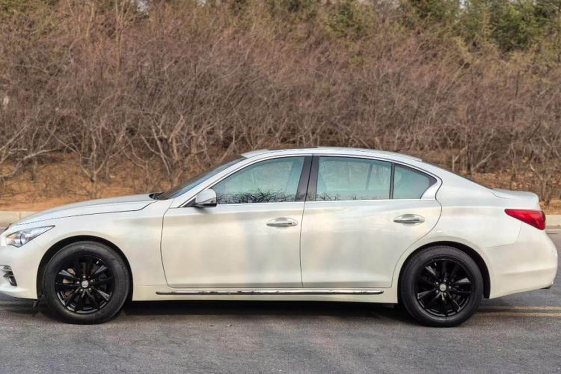 Used Infiniti Q50L 2016 2.0T Comfort Edition Exterior 7
