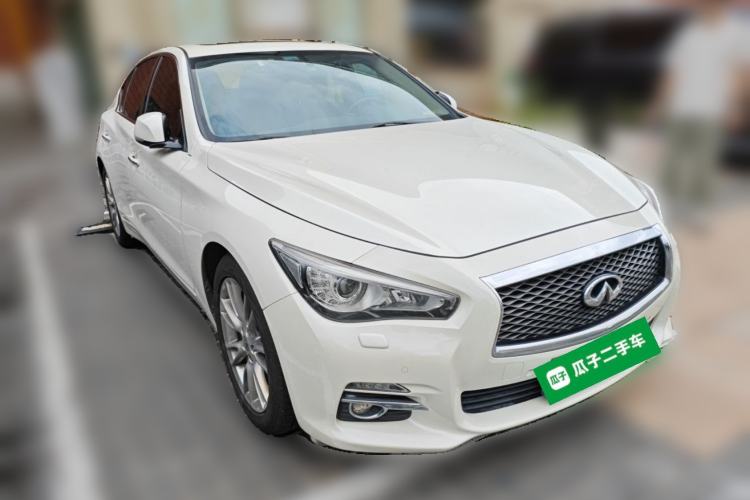 Used Infiniti Q50L 2016 2.0T Ambition Edition Front Right 45 Deg