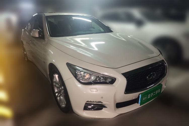 Used Infiniti Q50L 2016 2.0T Ambition Edition Front Right 45 Deg
