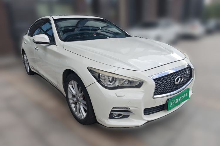 Used Infiniti Q50L 2016 2.0T Enjoyment Edition Front Right 45 Deg