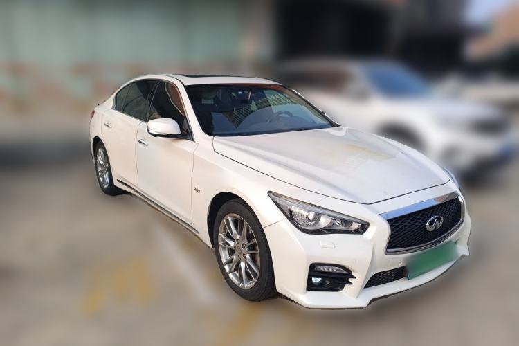 Used Infiniti Q50L 2016 2.0T Enjoyment Edition Front Right 45 Deg