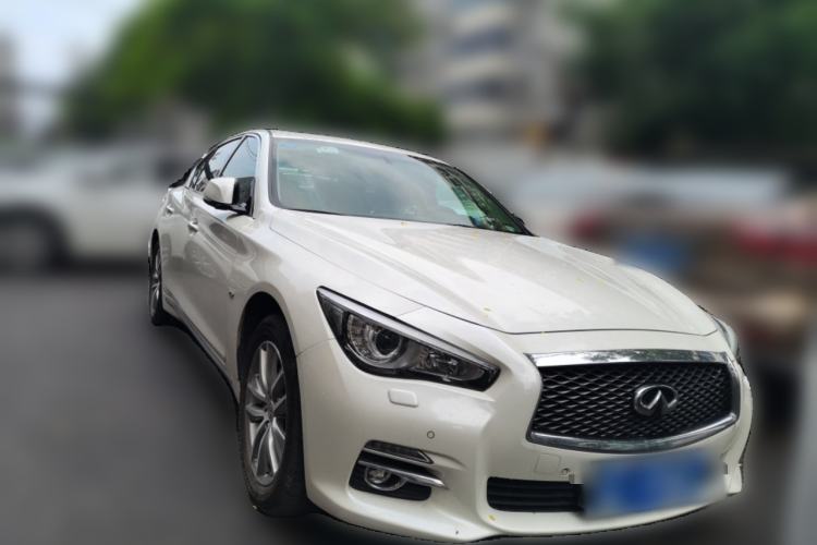 Used Infiniti Q50L 2016 2.0T Enjoyment Edition Front Right 45 Deg