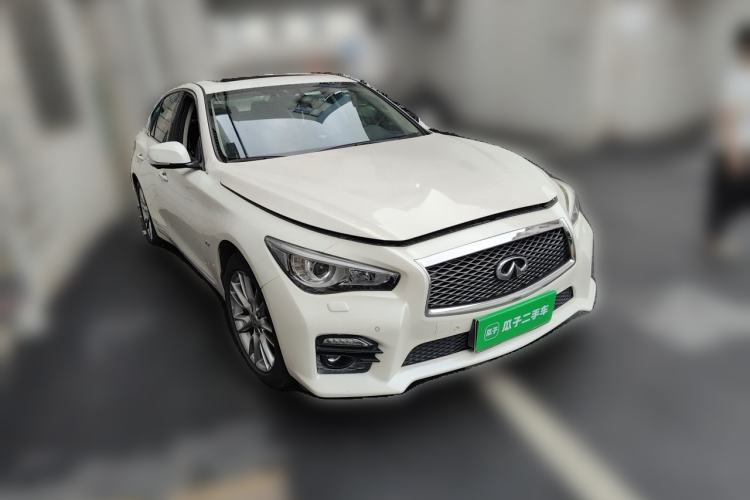 Used Infiniti Q50L 2016 2.0T Ambition Edition Front Right 45 Deg