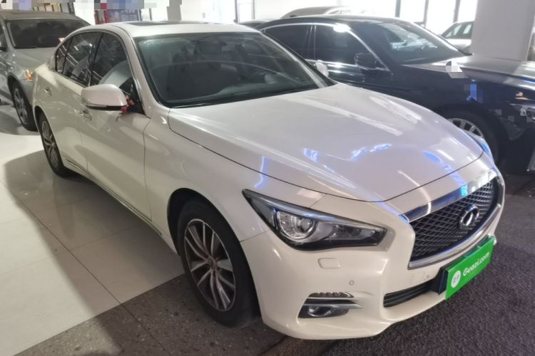Used Infiniti Q50L 2016 2.0T Enjoyment Edition Front Right 45 Deg