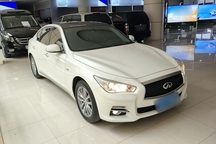 Used Infiniti Q50L 2016 2.0T Comfort Edition Front Right 45 Deg