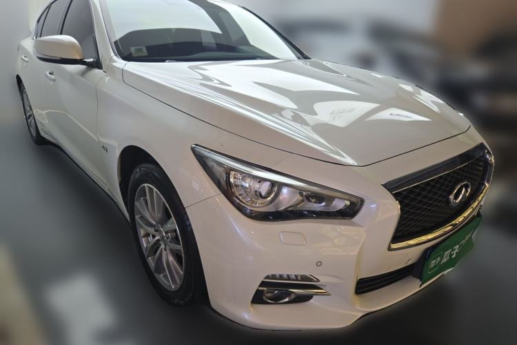 Used Infiniti Q50L 2016 2.0T Enjoyment Edition Front Right 45 Deg