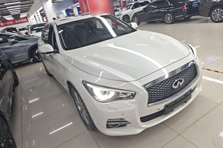 Used Infiniti Q50L 2016 2.0T Enjoyment Edition Front Right 45 Deg