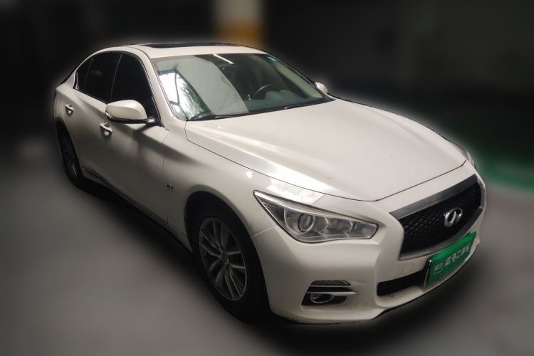 Used Infiniti Q50L 2016 2.0T Comfort Edition Front Right 45 Deg