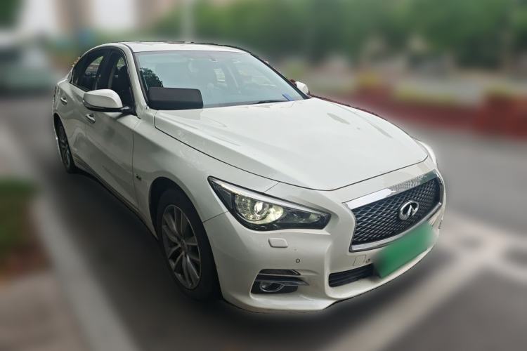 Used Infiniti Q50L 2016 2.0T Enjoyment Edition Front Right 45 Deg