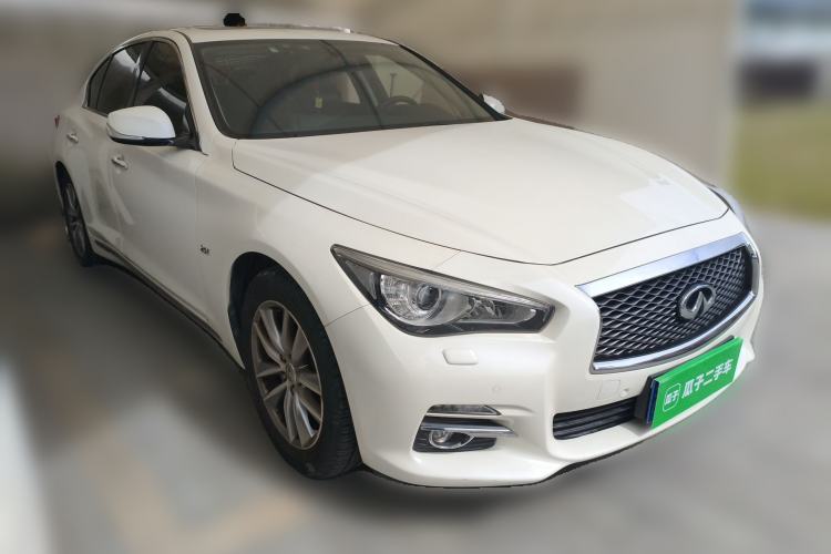 Used Infiniti Q50L 2016 2.0T Enjoyment Edition Front Right 45 Deg