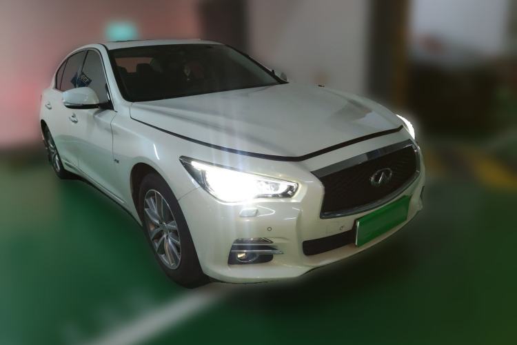 Used Infiniti Q50L 2016 2.0T Enjoyment Edition Front Right 45 Deg