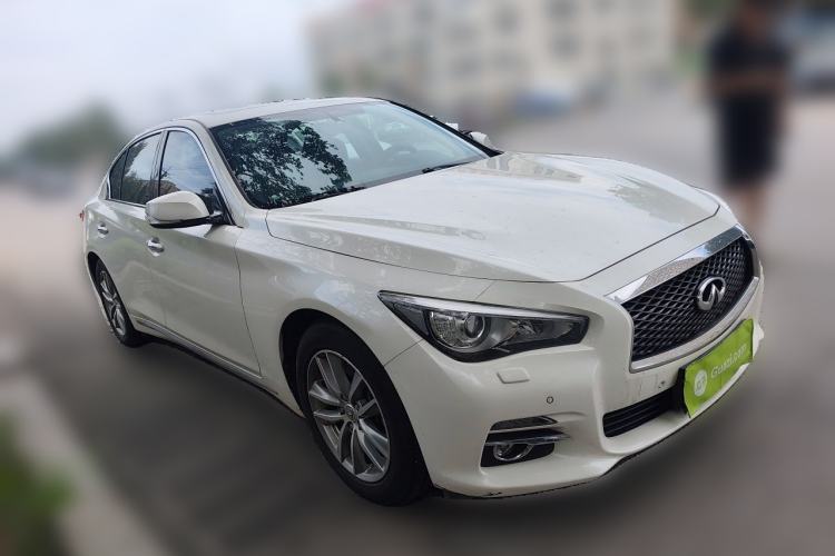 Used Infiniti Q50L 2016 2.0T Enjoyment Edition Front Right 45 Deg