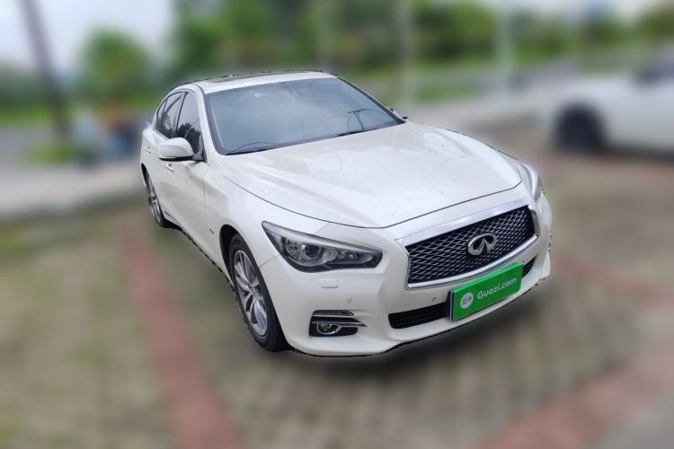 Used Infiniti Q50L 2016 2.0T Enjoyment Edition Front Right 45 Deg