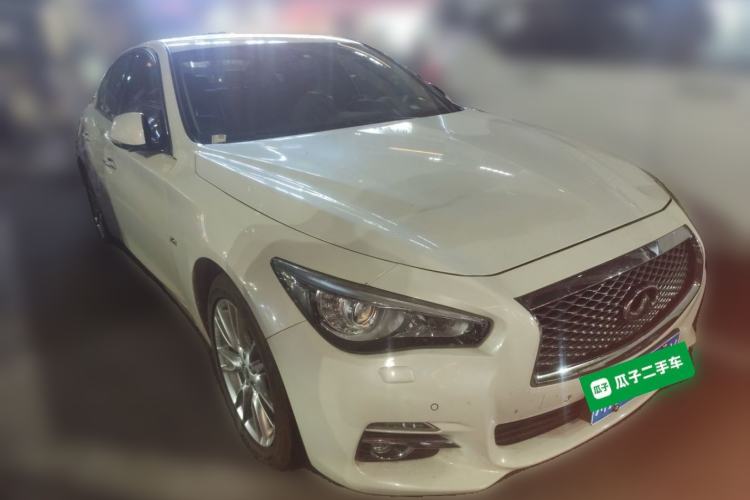 Used Infiniti Q50L 2016 2.0T Ambition Edition Front Right 45 Deg