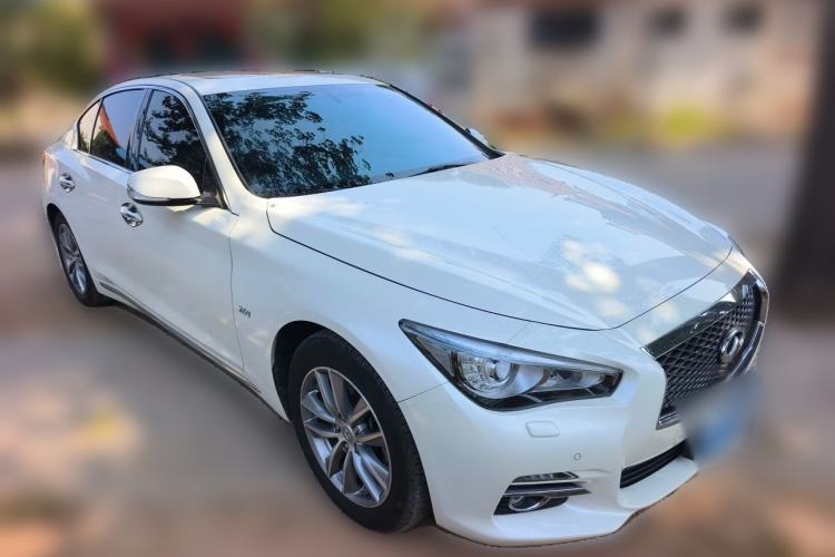 Used Infiniti Q50L 2016 2.0T Enjoyment Edition Front Right 45 Deg