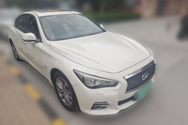 Used Infiniti Q50L 2016 2.0T Enjoyment Edition Front Right 45 Deg