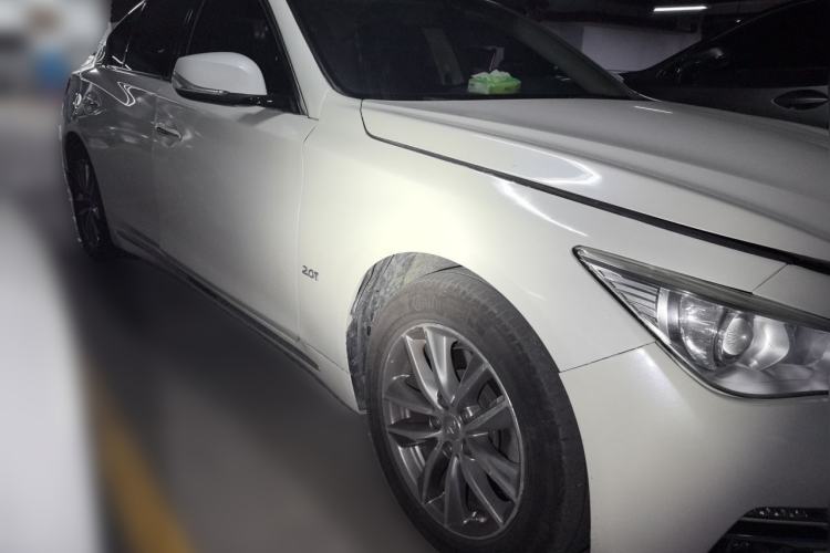Used Infiniti Q50L 2016 2.0T Comfort Edition Front Right 45 Deg