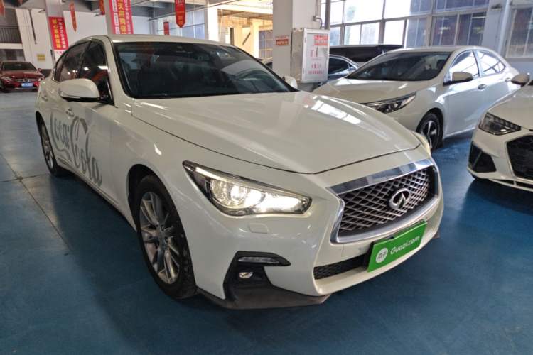 Used Infiniti Q50L 2016 2.0T Ambition Edition Front Right 45 Deg