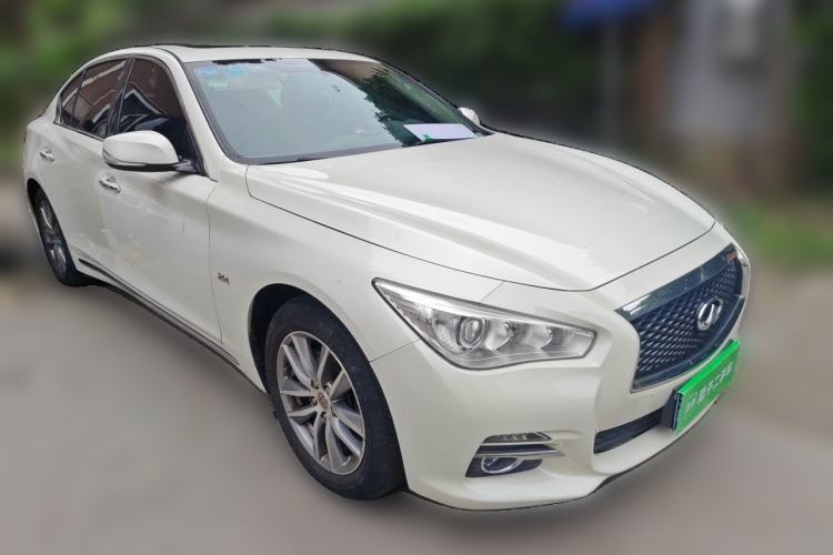 Used Infiniti Q50L 2016 2.0T Comfort Edition Front Right 45 Deg