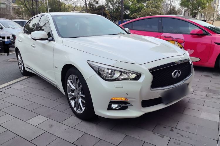 Used Infiniti Q50L 2016 2.0T Ambition Edition Front Right 45 Deg