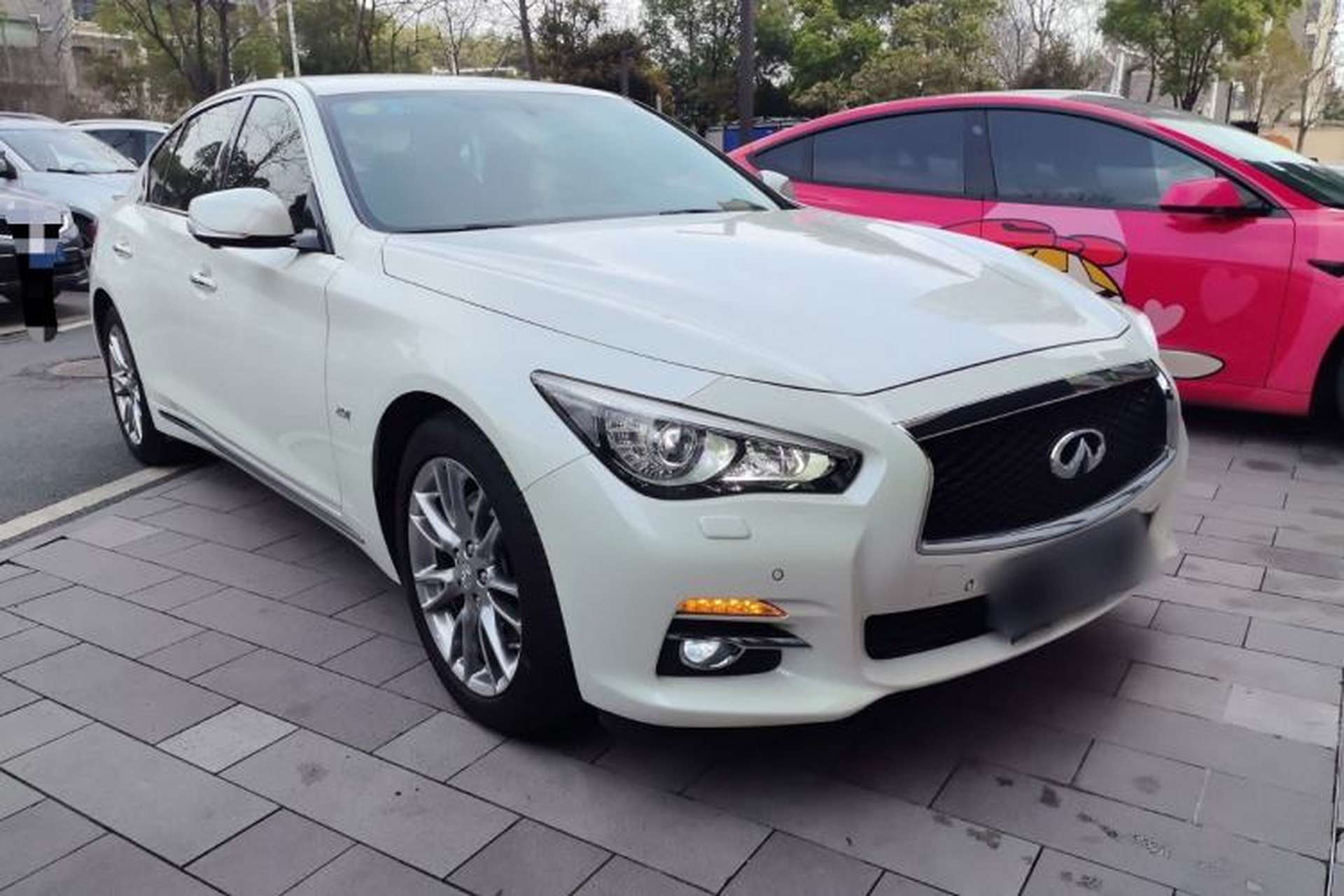 Used Infiniti Q50L 2016 2.0T Ambition Edition Front Right 45 Deg