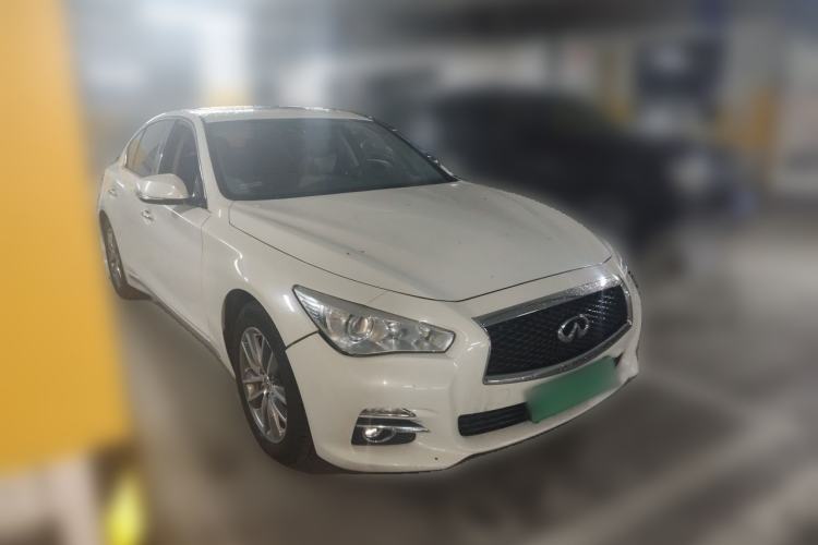 Used Infiniti Q50L 2016 2.0T Comfort Edition Front Right 45 Deg