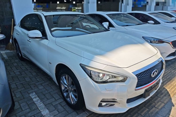 Used Infiniti Q50L 2016 2.0T Enjoyment Edition Front Right 45 Deg