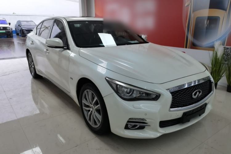 Used Infiniti Q50L 2016 2.0T Enjoyment Edition Front Right 45 Deg