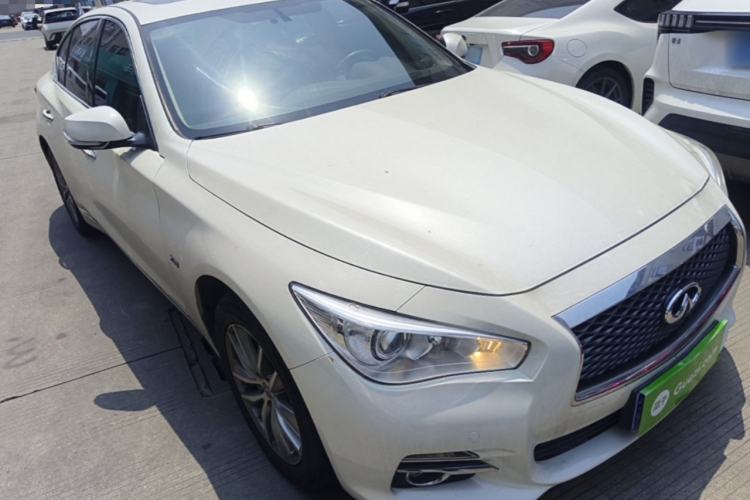Used Infiniti Q50L 2016 2.0T Comfort Edition Front Right 45 Deg