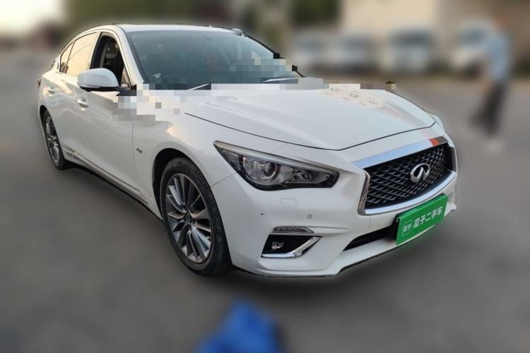 Used Infiniti Q50L 2016 2.0T Ambition Edition Front Right 45 Deg