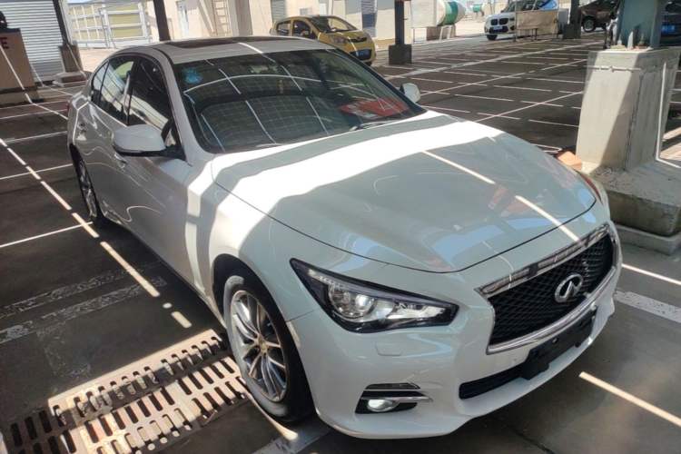 Used Infiniti Q50L 2016 2.0T Enjoyment Edition Front Right 45 Deg
