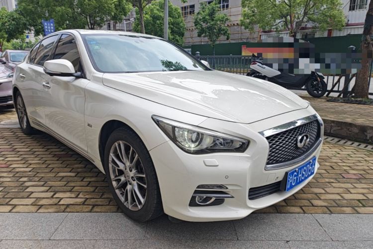 Used Infiniti Q50L 2016 2.0T Ambition Edition Front Right 45 Deg