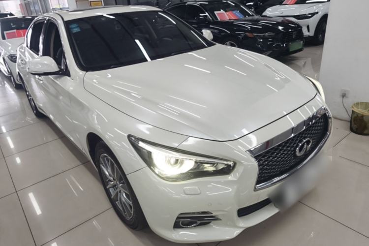 Used Infiniti Q50L 2016 2.0T Enjoyment Edition Front Right 45 Deg