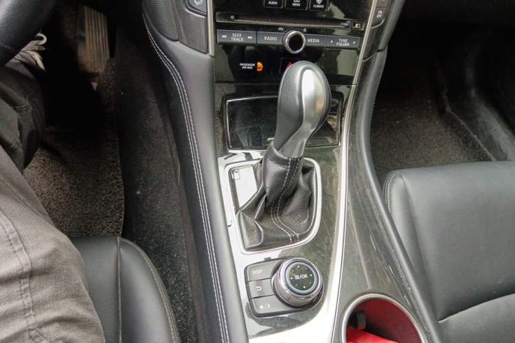 Used Infiniti Q50L 2016 2.0T Comfort Edition Gear Lever