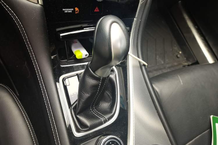 Used Infiniti Q50L 2016 2.0T Enjoyment Edition Gear Lever