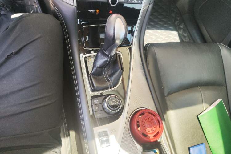 Used Infiniti Q50L 2016 2.0T Enjoyment Edition Gear Lever