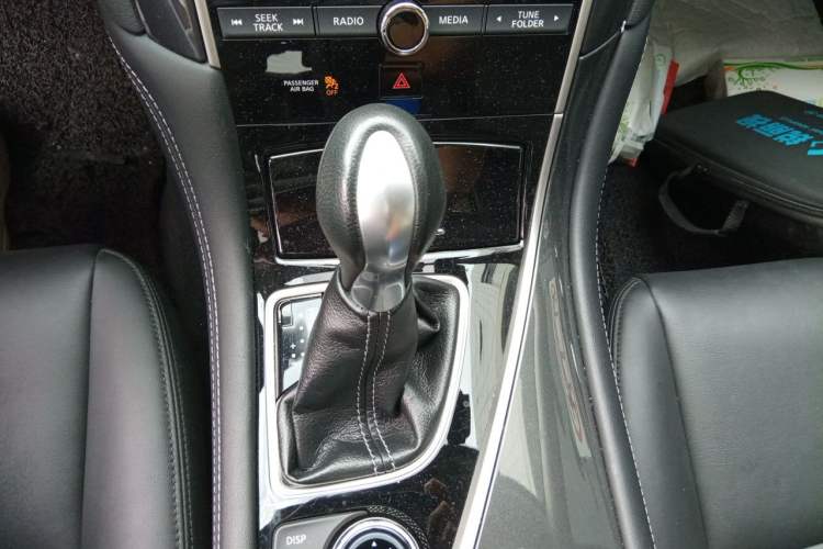 Used Infiniti Q50L 2016 2.0T Comfort Edition Gear Lever