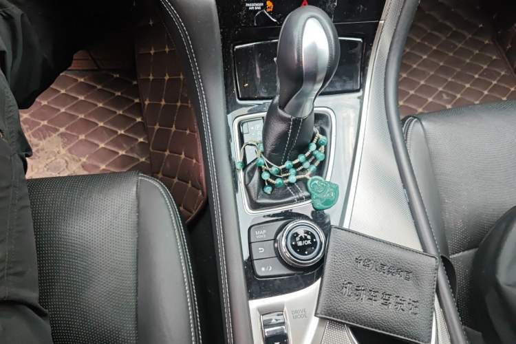 Used Infiniti Q50L 2016 2.0T Enjoyment Edition Gear Lever