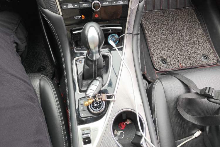 Used Infiniti Q50L 2016 2.0T Enjoyment Edition Gear Lever