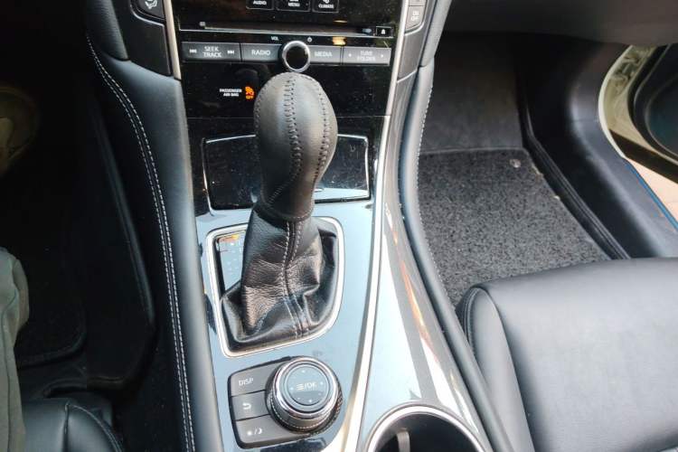 Used Infiniti Q50L 2016 2.0T Comfort Edition Gear Lever