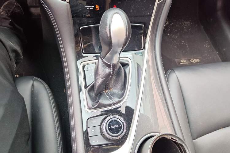 Used Infiniti Q50L 2016 2.0T Comfort Edition Gear Lever
