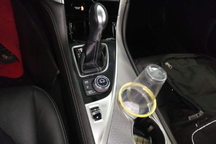 Used Infiniti Q50L 2016 2.0T Ambition Edition Gear Lever