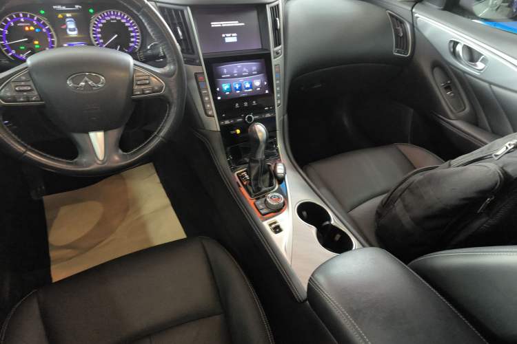 Used Infiniti Q50L 2016 2.0T Ambition Edition Gear Lever