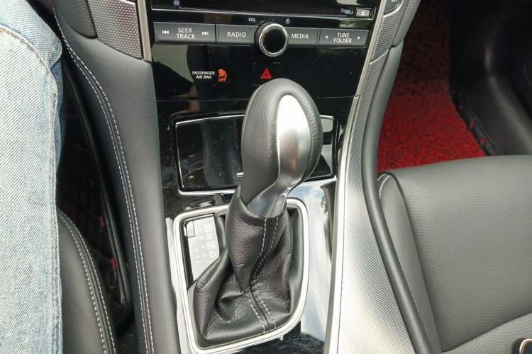Used Infiniti Q50L 2016 2.0T Ambition Edition Gear Lever