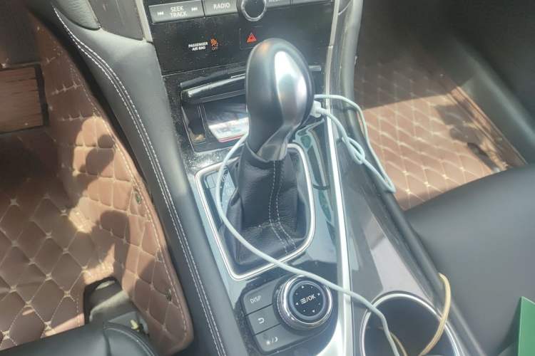 Used Infiniti Q50L 2016 2.0T Comfort Edition Gear Lever