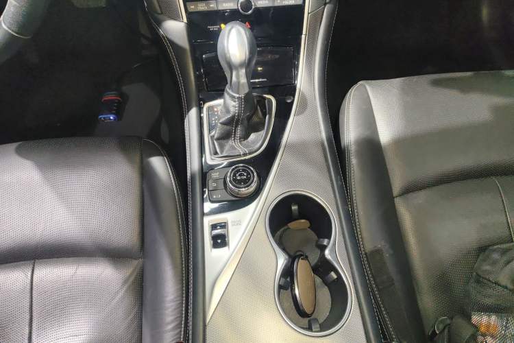 Used Infiniti Q50L 2016 2.0T Enjoyment Edition Gear Lever