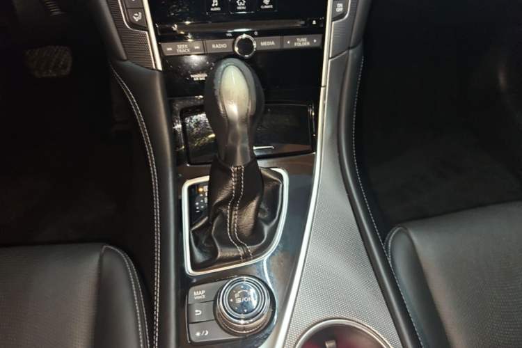Used Infiniti Q50L 2016 2.0T Enjoyment Edition Gear Lever